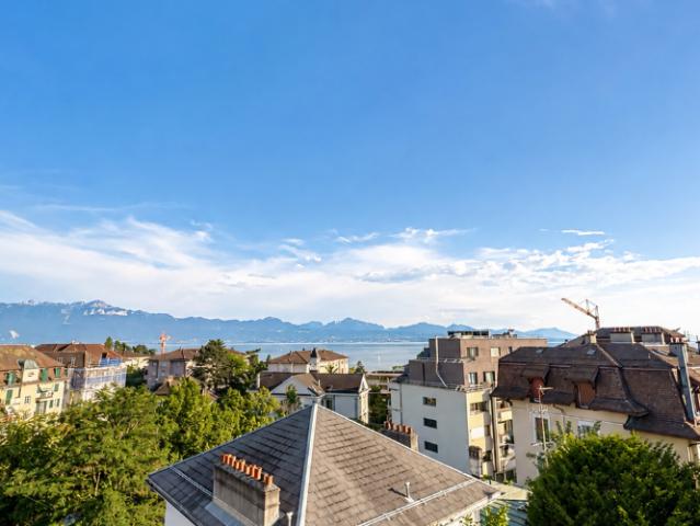 Dachmaisonette mit Seesicht — Lausanne Sous Gare