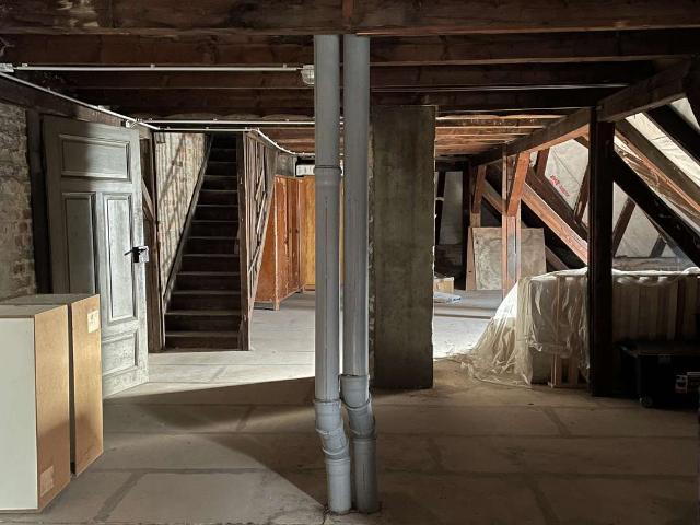 Dachrohling mit Baugenehmigung zum Selbstausbau einer 5 Zimmer Dachgeschosswohnung Preisangebote willkommen !