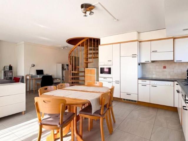 4,5 Zimmer Wohnung zu verkaufen in Morges 124 m2, mit Cheminée und Balkon!