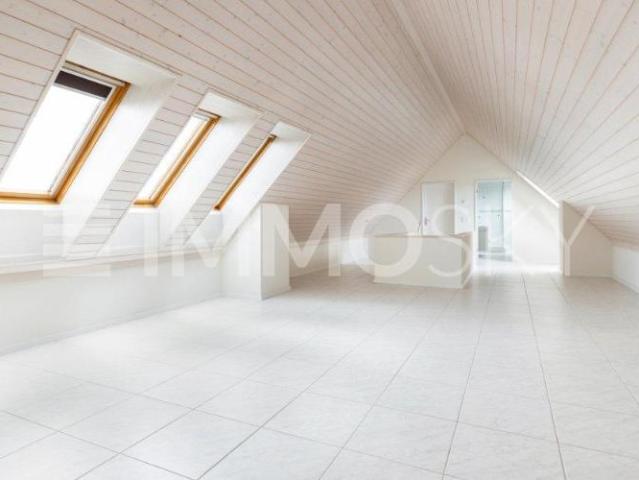 Dachwohnung 9 Zimmer