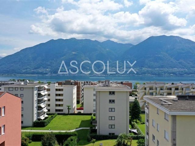 Dachwohnung der Klasse mit Seeblick – 3.5 Zimmer voller Eleganz und Licht | Attic of Class with Lake View – 3.5 Rooms full of Elegance and Light