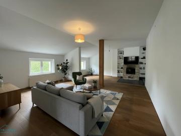 DACHWOHNUNG IN COTTAGEVILLA OHNE LIFT
