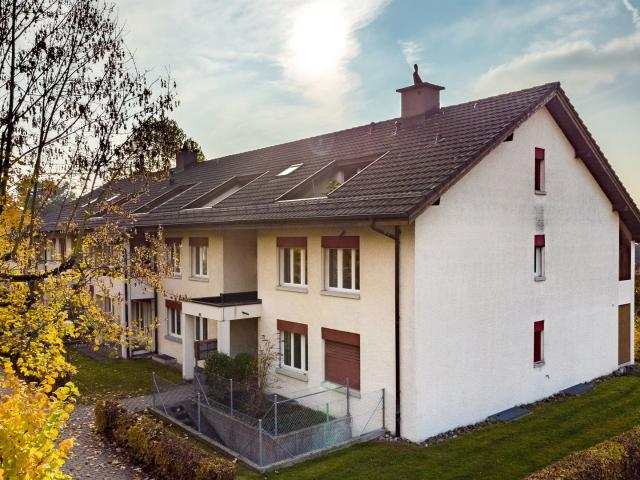 Dachwohnung mit Cheminée befristet bis 30.06.2027