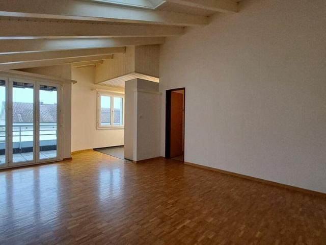 Dachwohnung mit Aussicht ins Grüne