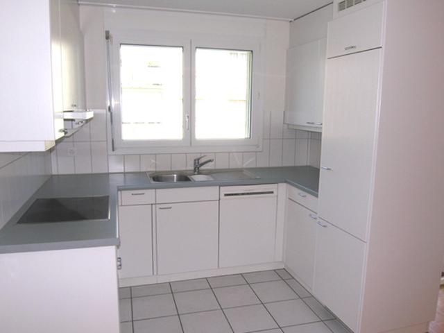 Dachwohnung mit Terrasse in schöner Überbauung im Grünen
