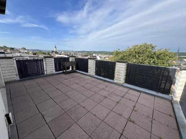Dachterrasse, Kamin und Fußbodenheizung! Außergewöhnliche 4 Zimmer Wohnung in ruhiger Innenstadtlage!