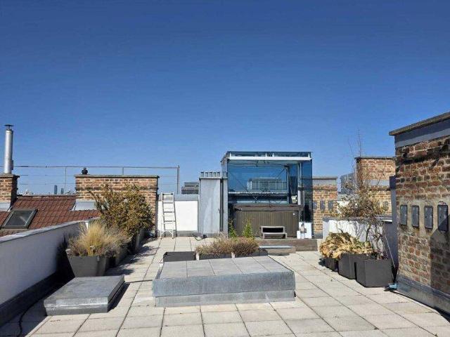 Dachterrasse mit Whirlpool & Fernblick | 130 m² | unbefristet