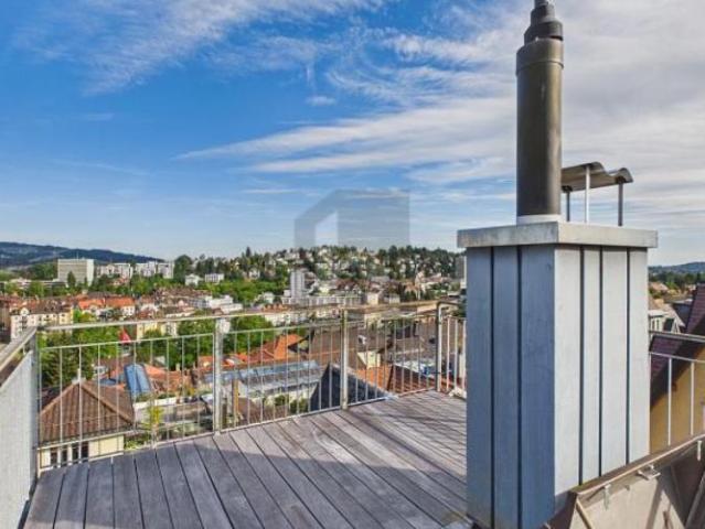 DACHTERRASSE UND BALKON AN ZENTRALER LAGE