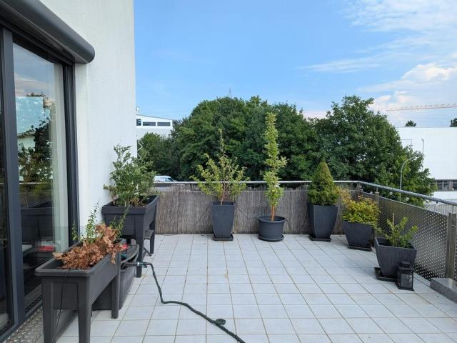 Dachterrassen 4 Zi Whg mit 36 m² Terrasse mit Bad und Gäste WC