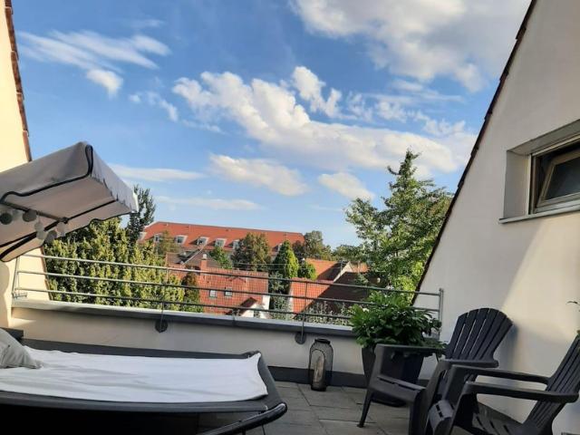 Dachterrassenluxus 24 qm Fläche in Augsburg Kriegshaber mit Maisonette. Ruhig und toller Blick!