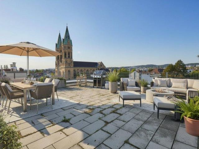 3 TERRASSEN 2 SCHLAFZIMMER