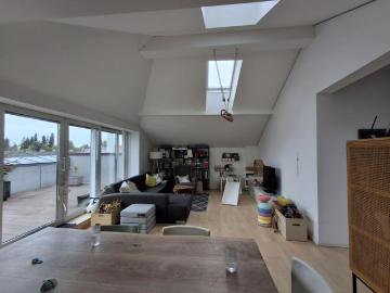 Dachterrassenwohnung mit möblierter Küche im Stadtzentrum von Ried