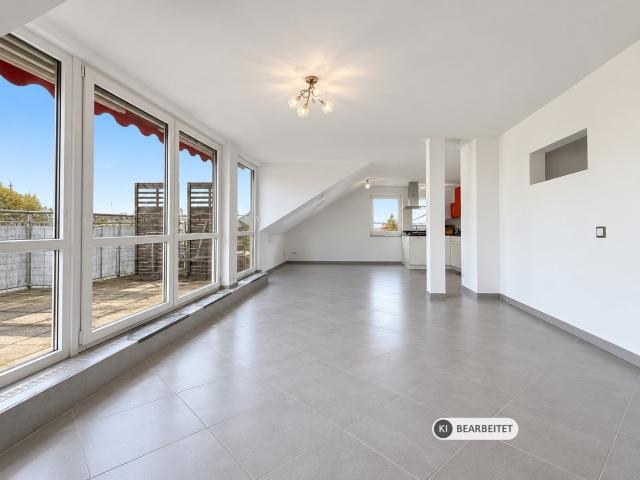 Dachterrassenwohnung mit Südausrichtung, Lift sowie Tram und U Bahn vor der Tür