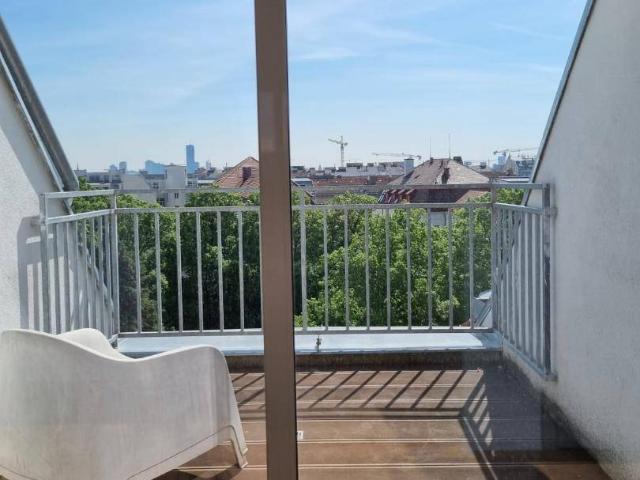 DACHTERRASSENTRAUM MIT 3 ZIMMER UND GROSSZÜGIGE GALERIE IN DER LUSTKANDLGASSE/UNVERBAUBARER FERNBLICK