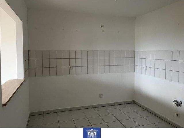 Dachtraum Großzügiges Wohnzimmer mit Durchreiche zur Küche!