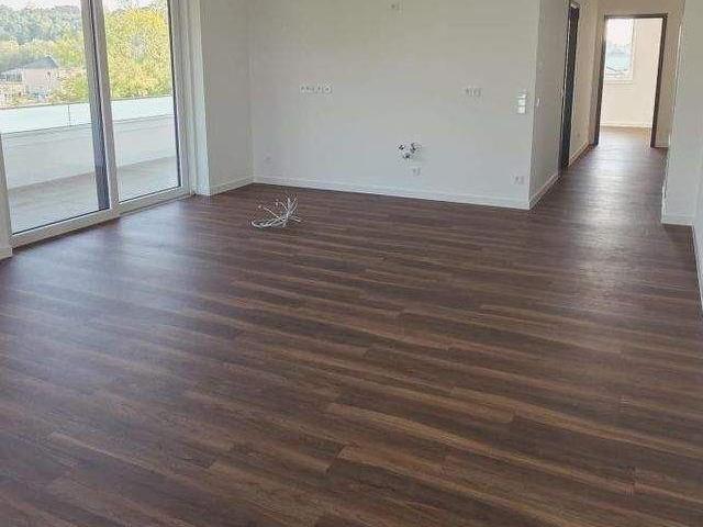 Dachtraum Ruhig und grün! Große Terrasse, modernes Bad mit freistehender Wanne!