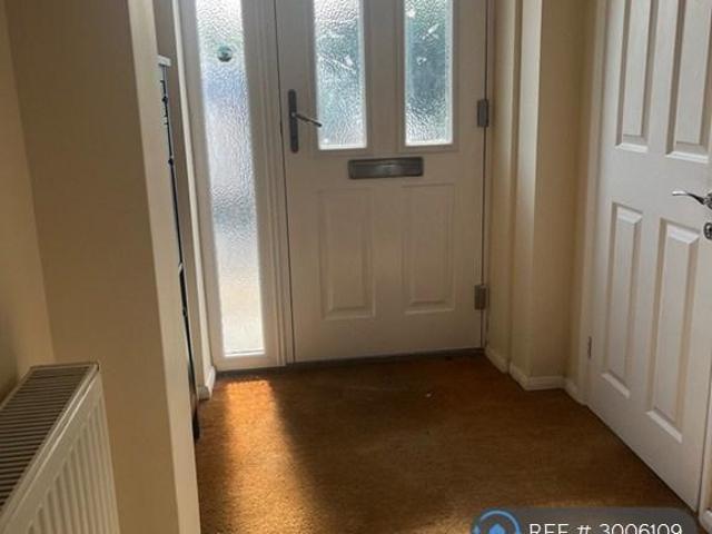 Dadbrook Close, Aylesbury, HP18 4 bed semi detached house to rent £1,900 pcm £438 pw