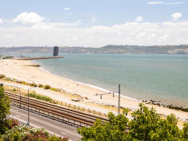 Dafundo Cobertura T3 Frente Mar, 2 Terraços com Vista Deslumbrante