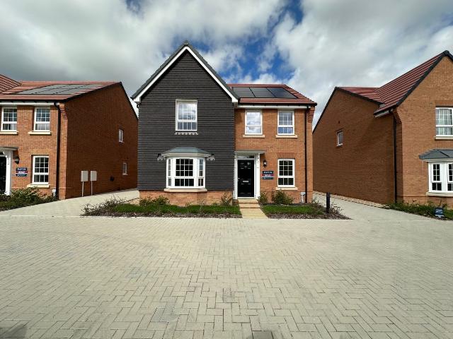 Daffodil Avenue, Bognor Regis, West Sussex PO21, 4 bed property to rent, £2,450 pcm | PrimeLocation