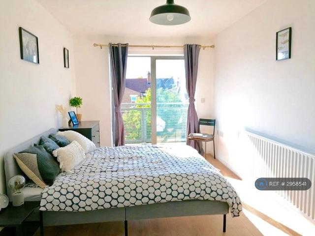 Dagmar Court, London, N15 3 bed flat to rent £2,849 pcm £657 pw