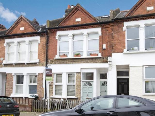 Dagnan Road, London SW12 2 bed flat to rent £2,600 pcm £600 pw