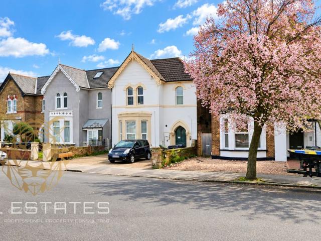 Dagnall Park, London SE25, 1 bed maisonette to rent, £1,400 pcm | PrimeLocation