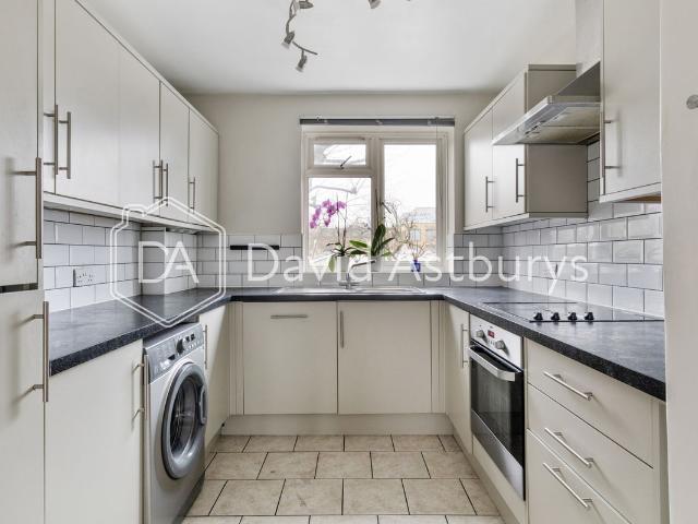 Dagnall Street, Battersea, London SW11, 3 bed flat to rent, £2,600 pcm | PrimeLocation