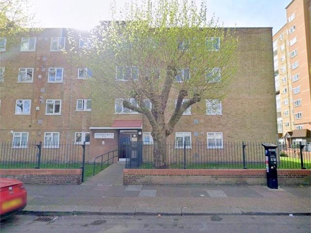 Dagnall Street, London, London, 4 bed flat to rent £3,500 pcm £808 pw