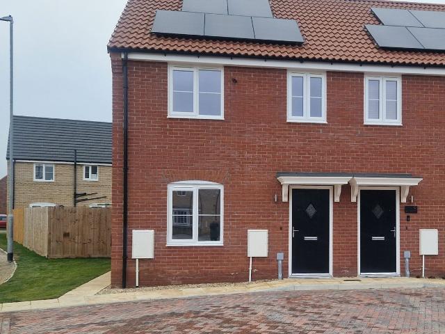 Dahlia Crescent, Spalding PE12, 3 bed semi detached house to rent, £1,050 pcm | PrimeLocation