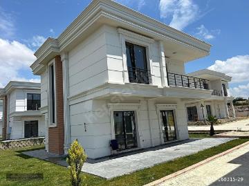 DAİRE FİYATINA BÜYÜKÇEKMECE CELALİYEDE SATILIK VİLLA FIRSATI !