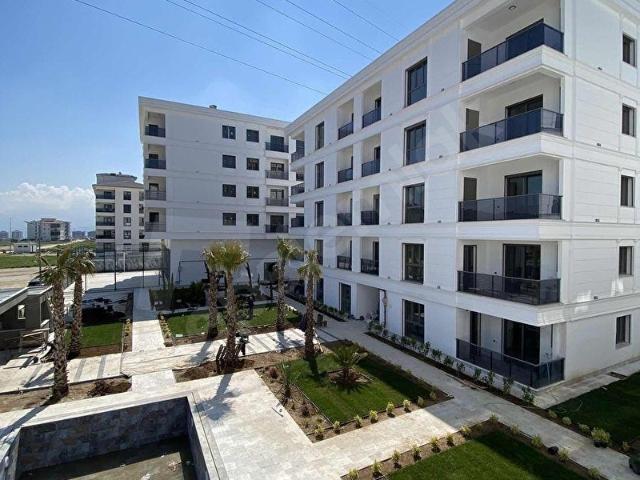 DAİREMİZ ÖN CEPHEDİR yenişafakta 3+1 150 m2 Havuzbaşı daire