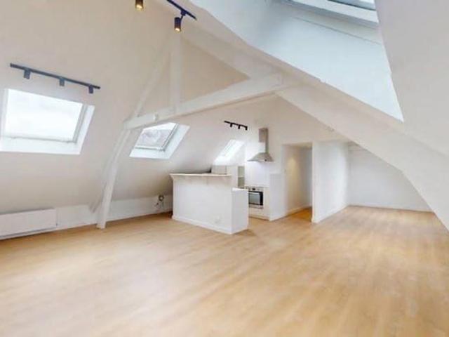 DAILLY – RENOVATED STUDIO – 64 SQM – FURNISHED – EPC C