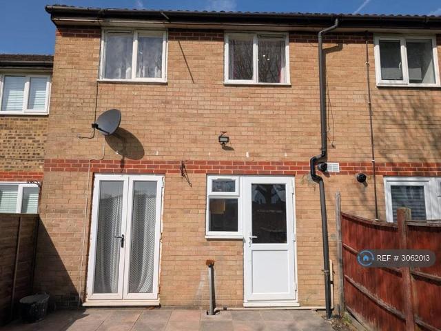 Daintry Close, Harrow, HA3 3 bed terraced house to rent £2,300 pcm £531 pw