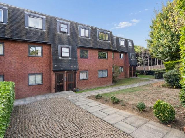 Daintry Lodge, Watford Road, Northwood HA6, 2 bed flat to rent, £2,250 pcm | PrimeLocation