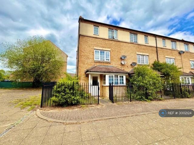 Dainty Grove, Northampton, NN4 3 bed end of terrace house to rent £1,650 pcm £381 pw
