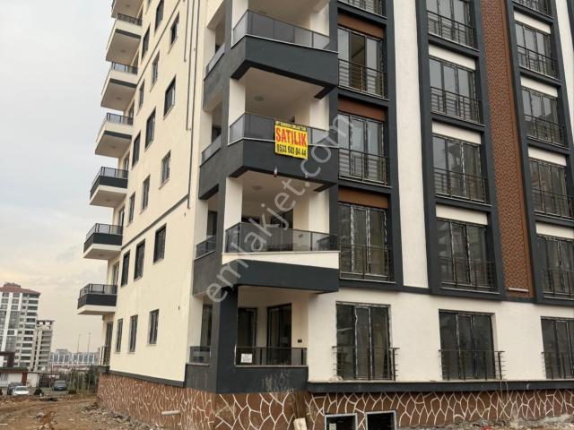 Dairemiz Sıfır Olup 3 Arakat 4+1 Full Yapılı Nisan Sonu Gibi Teslim