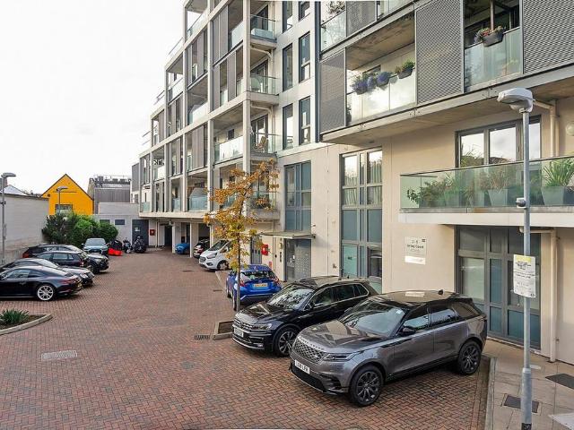 Dairy Close, London, SW6 4HB, United Kingdom | 1 bed apartment for rent #134394613 | Rentberry