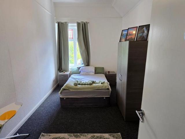 Daisy Bank Road, Manchester 14 bed house share to rent £775 pcm £179 pw