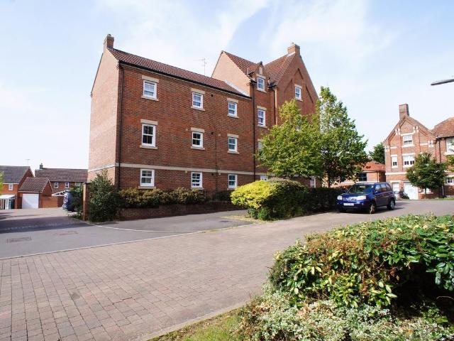 Daisy Brook, Swindon SN4 2 bed apartment to rent £1,000 pcm £231 pw