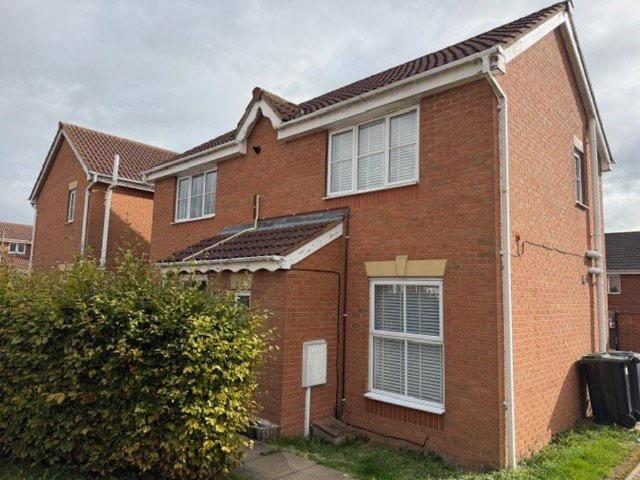 Daisy Close Oakley Vale 3 bed house to rent £1,250 pcm £288 pw