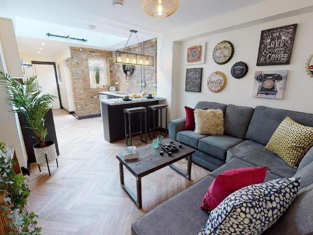 Daisy Road, Birmingham B16 1 bed in a house share to rent £672 pcm £155 pw