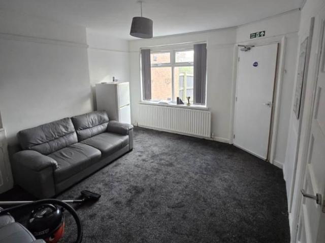 Daisy Road, Birmingham B16 4 bed house of multiple occupation to rent £900 pcm £208 pw