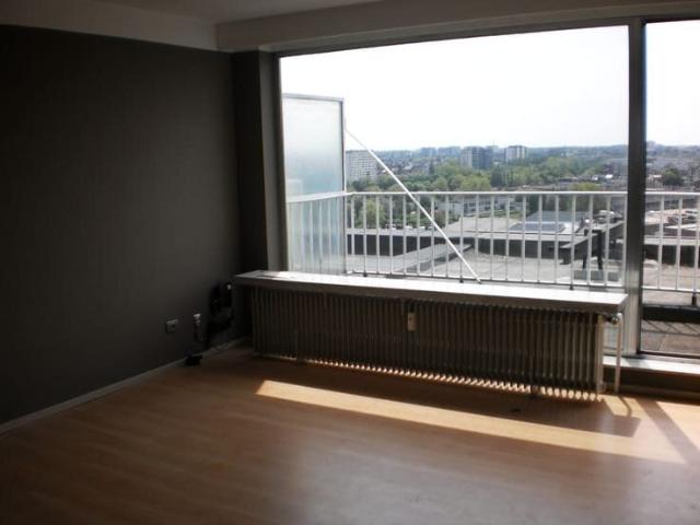 Dak studio met uitstekende ligging