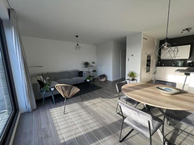 Dakapp met 2 slpk, terras en parking