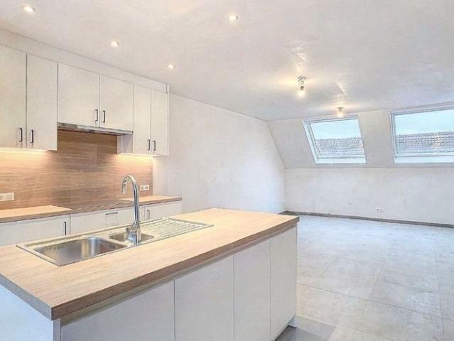 Dakappartement te huur in Knesselare voor € 895 met 2 slaapkamers