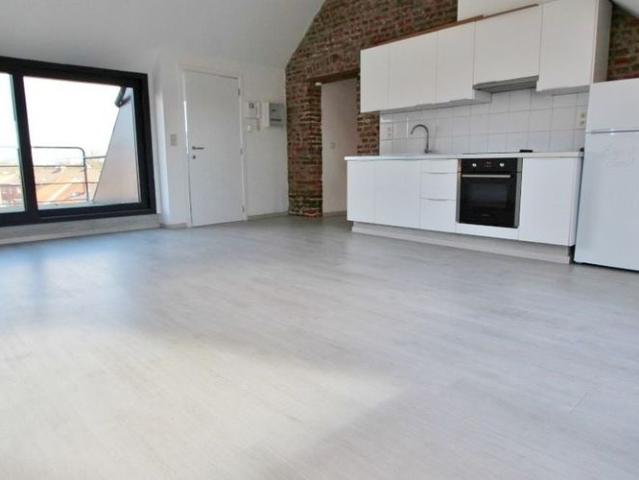 Dakappartement te huur in Sint Truiden voor € 650 met 1 slaapkamer