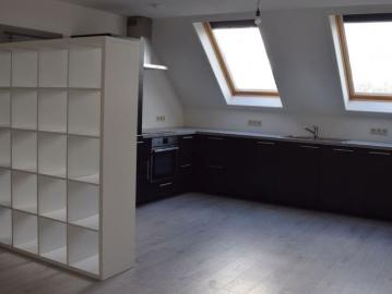 Dakappartement te huur in Vlierzele voor € 900 met 2 slaapkamers