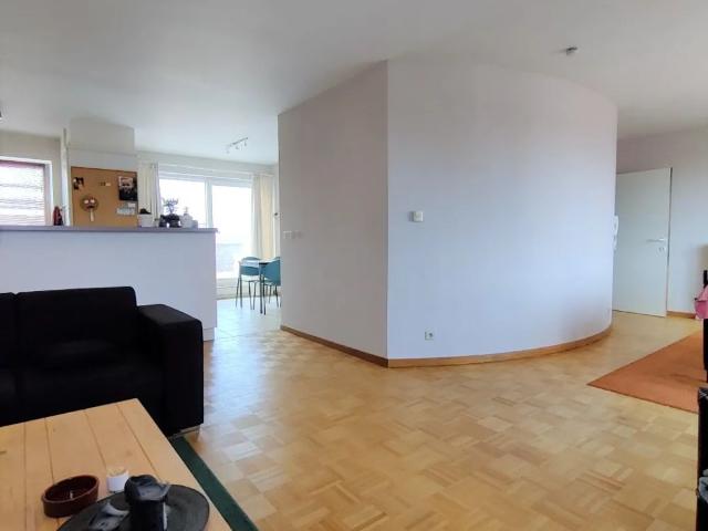 Dakappartement met 2 slaapkamers en groot zonnig terras in centrum van Geel