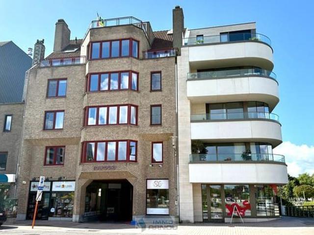 Dakappartement met twee slaapkamers en terras in het centrum