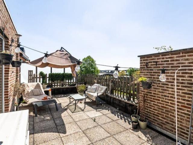 Dakappartement met twee slaapkamers en ruim terras 27m².